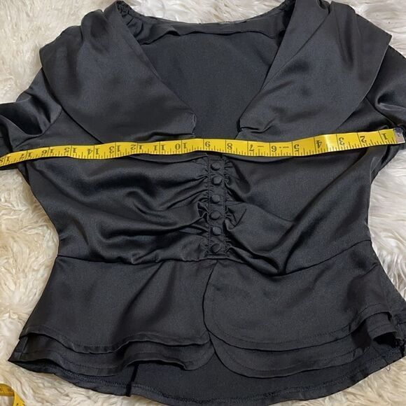 Nasty gal Top Womens size 4 Ruffle Hem V Neck  Black Satin Blouse Classic - Picture 8 of 9